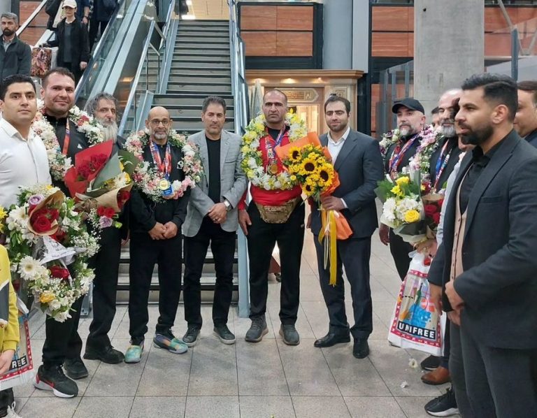 بازگشت اعضای تیم ملی پاورلیفتینگ پیشکسوتان به میهن